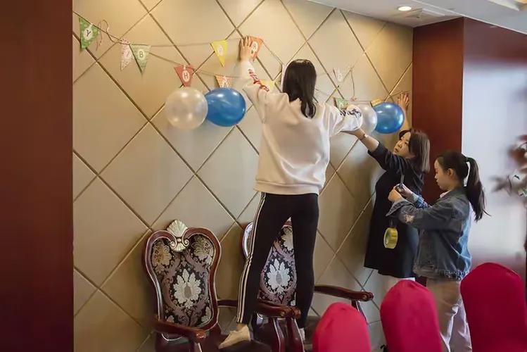 姐妹们,彰显地主之谊,筹备小组刘议军,胡群,邵林杰,吴庆春,精心策划